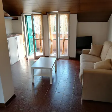 דירה Fiumelatte Terrace *